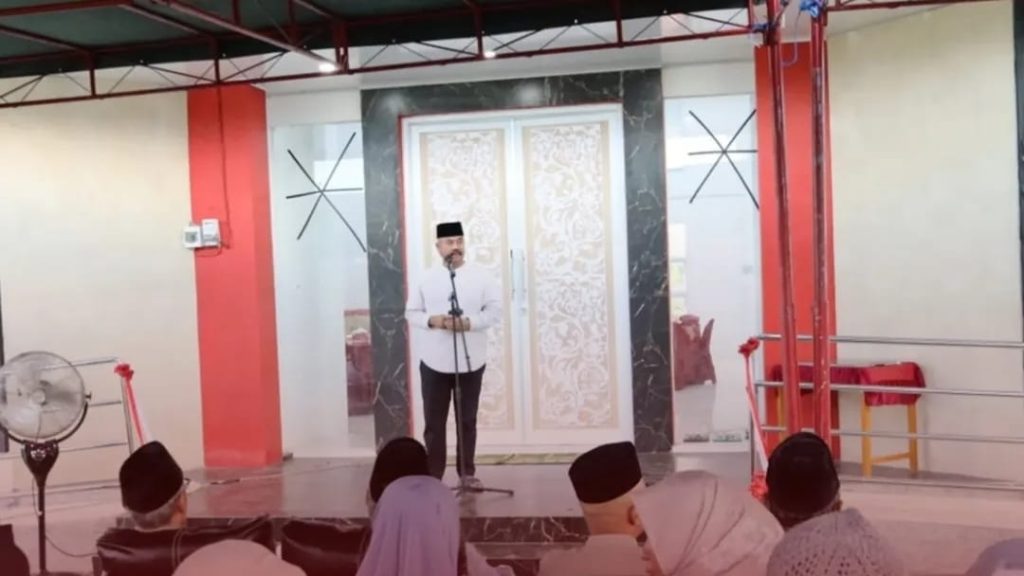 Bupati Kukar Serahkan Sembako dan Resmikan Gedung BPU Desa Sepakat Edi Damansyah Bupati Kukar