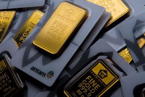 Harga Emas Pegadaian Turun, Antam Terkoreksi Rp15 Ribu per Gram