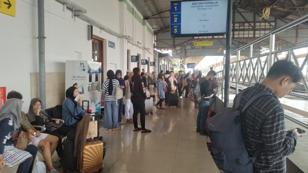 Volume Penumpang Kereta Api Daop 7 Madiun, Minggu (6/4/2025) (DR/GOnews.id)