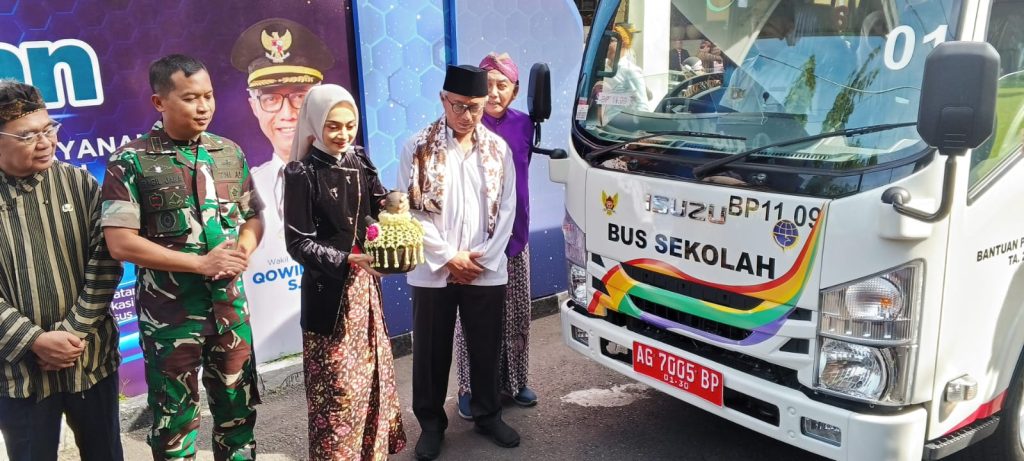 Pemkot Kediri luncurkan transportasi khusus pelajar penyandang disabilitas bernama Mapan Ceria di halaman Balai Kota Kediri Jalan Basuki Rahmat, Senin (20/4/2025) (DR/GOnews.id)