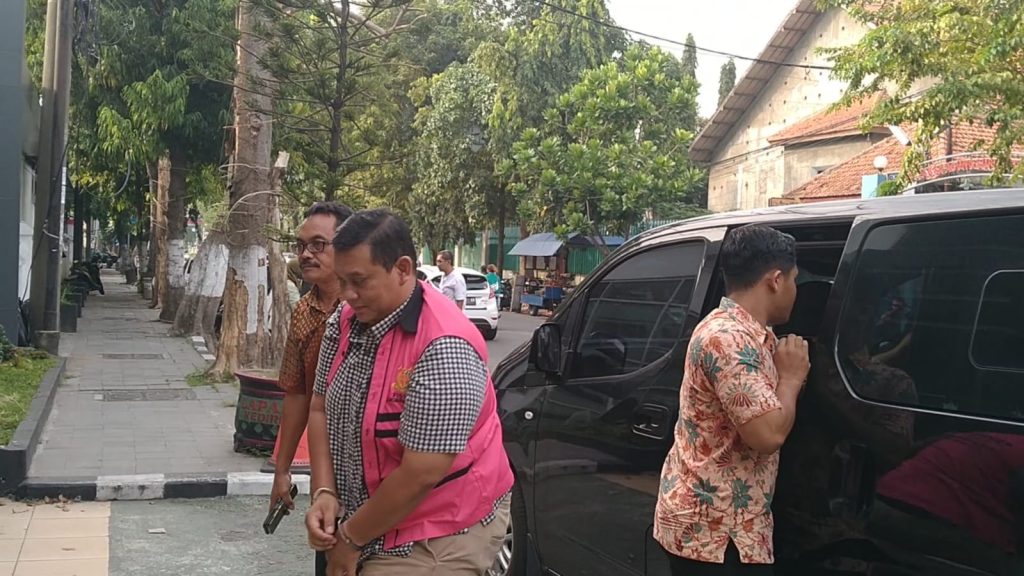 Penahanan Tersangka Korupsi Hibah KONI Kota Kediri, Jumat (25/4/2025) (DR/GOnews.id)