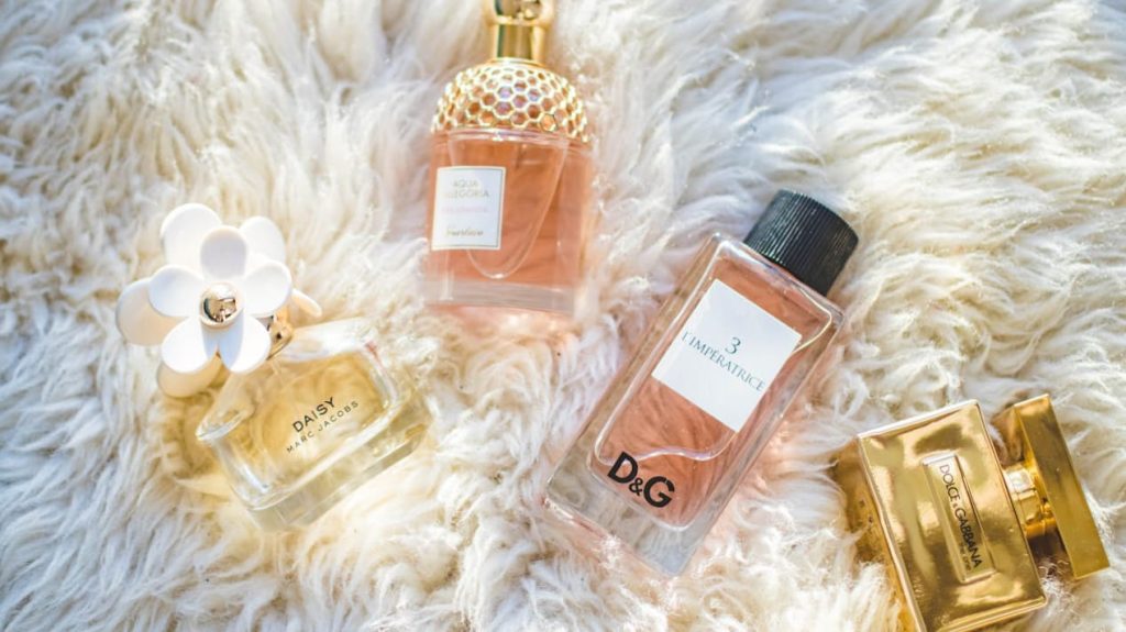 cara pakai parfum