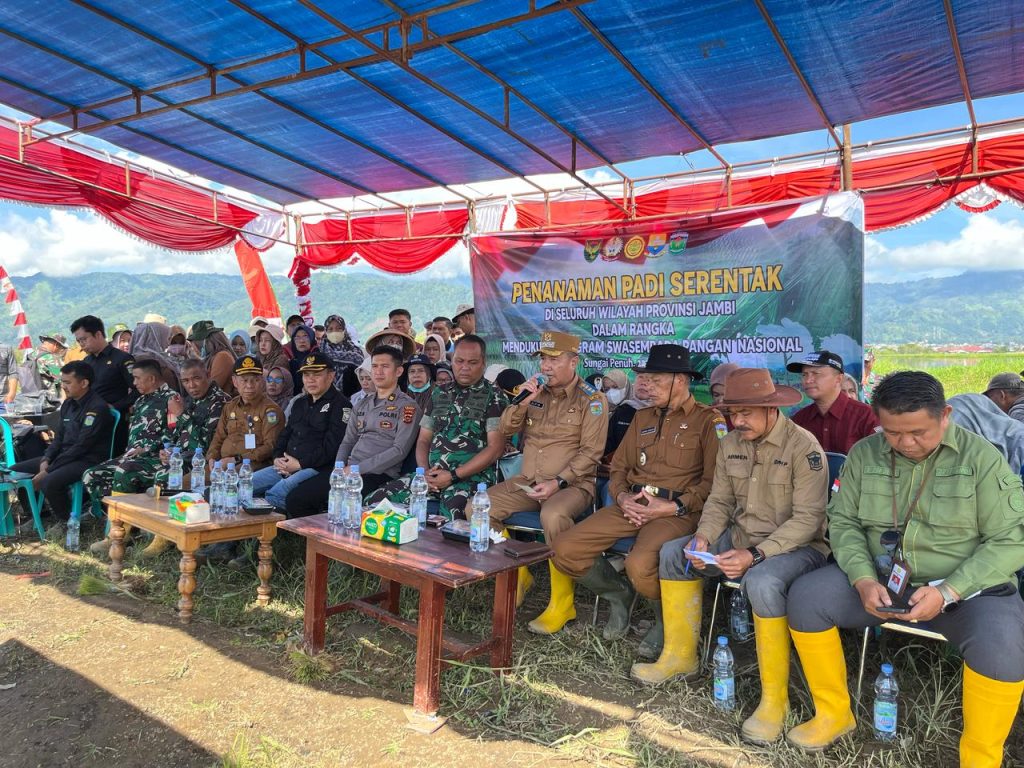 Walikota Alfin pimpin penanaman padi serentak di Tanjung Bunga