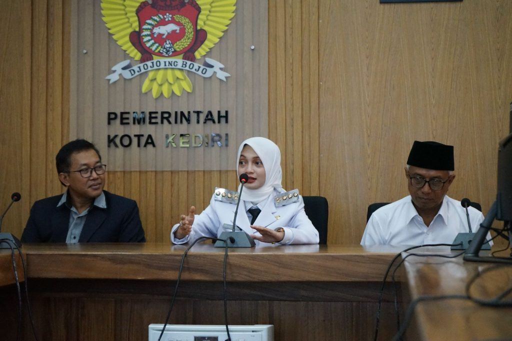 Pemkot Kediri Simulasikan Call Center “Lapor Mbak Wali” 112 Wali Kota Kediri, Vinanda Prameswati