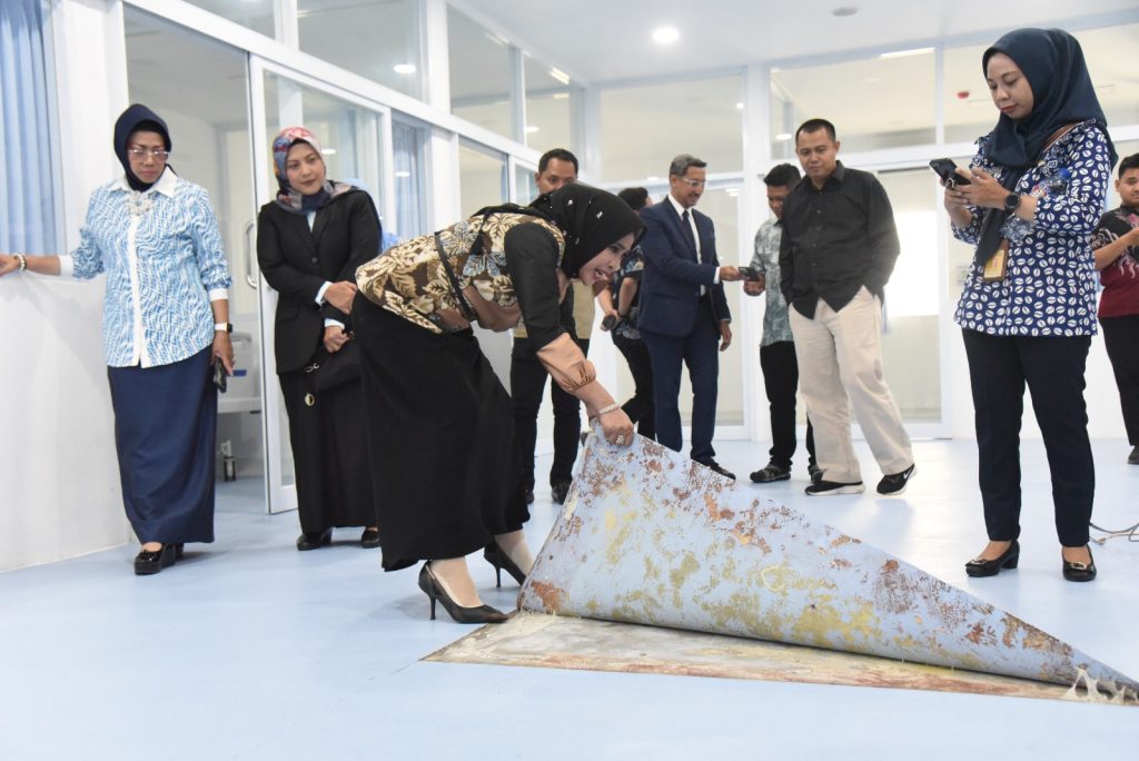 Wakil Bupati Sidoarjo, Hj. Mimik Idayana saat sidak di RSUD Sidoarjo Barat (Sibar) Krian, Jumat (25/4/2025)