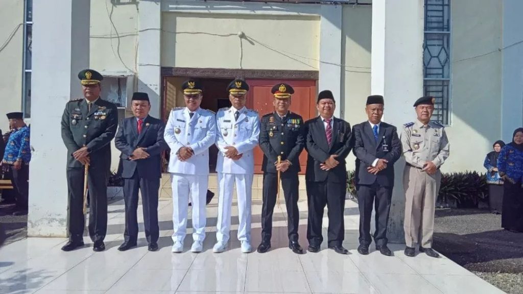 Dandim 0417/Kerinci Tegaskan Komitmen Sinergi di Hari Otonomi Daerah XXIX Letkol Inf Eko Budiarto hadiri upacara peringatan Hari Otonomi Daerah ke-29 di Kota Sungai Penuh