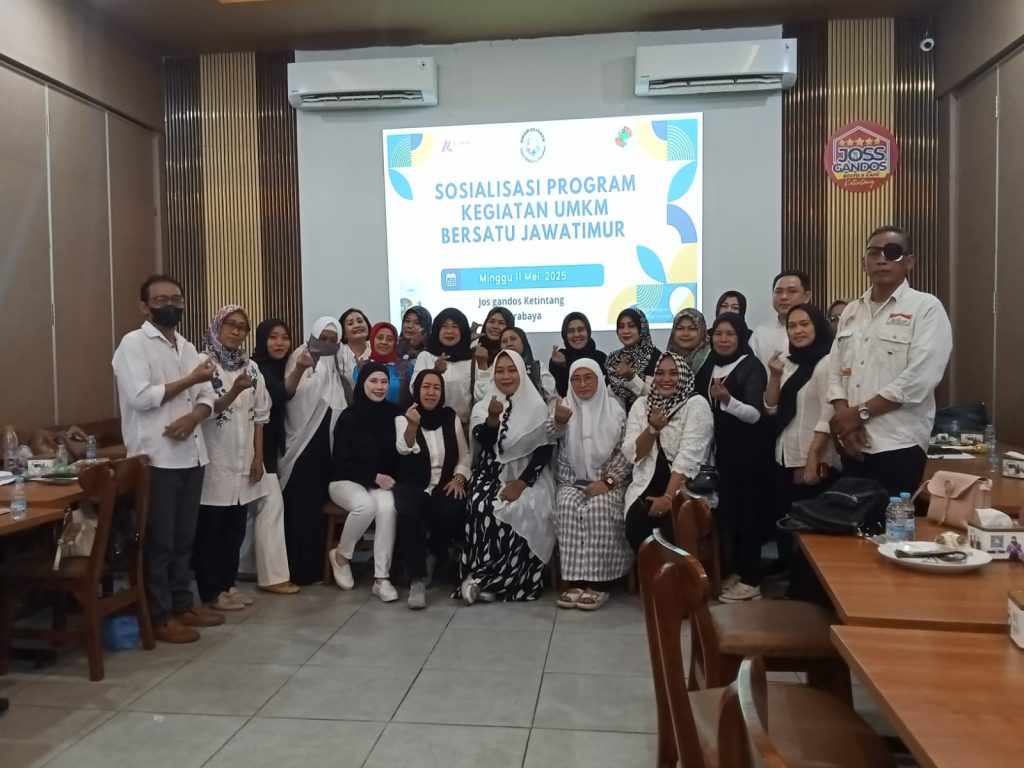 UMKM Jatim Dorong Kemandirian Lewat Sosialisasi Program Ketua Umum UMKM Bersatu Jawa Timur, Indah Iriani saat sosialisasi program kerja di Resto Jos Gandos, Ketintang, Surabaya, Minggu (11/5/2025) (Nug/Gonews.id)