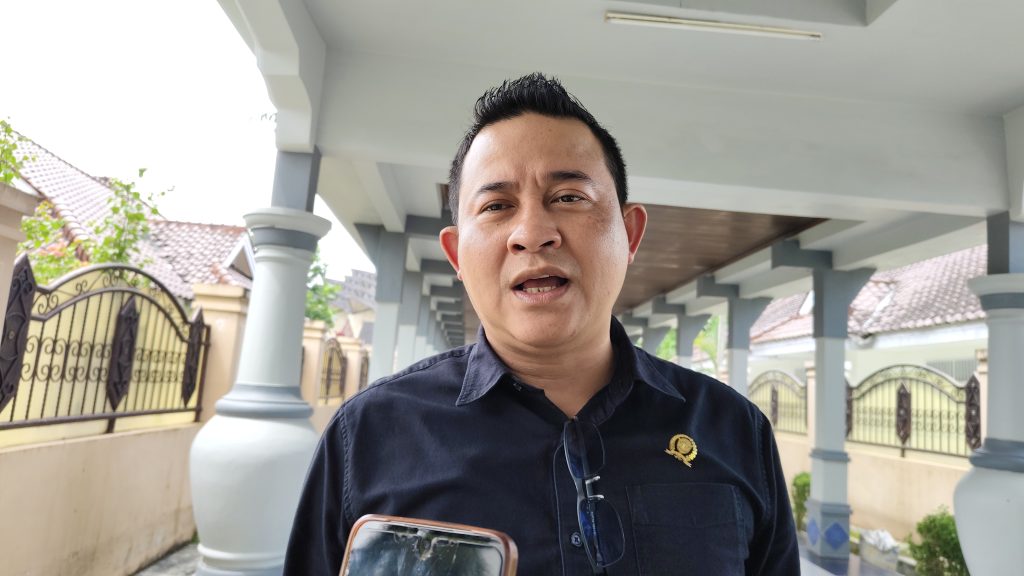 DPRD Kaltim: Pembentukan Koperasi Harus Jelas dan Terarah Sapto Setyo Pramono, Wakil Ketua Komisi II DPRD Kalimantan Timur saat diwawancarai di Gedung DPRD Kaltim, Jumat (23/5/2025) (AS/Gonews.id)