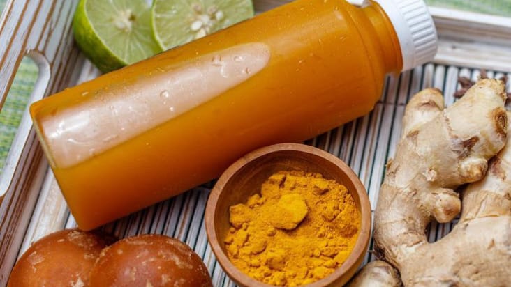 Rahasia Jamu Kunyit Asam, Minuman Sehat Favorit Wanita Indonesia Jamu Tradisional