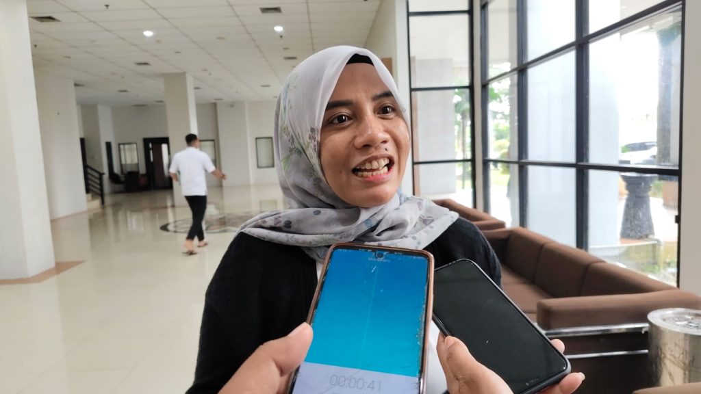 Anggota Komisi IV DPRD Provinsi Kalimantan Timur, Damayanti saat diwawancarai di Gedung E DPRD Kaltim, Senin (5/5/2025) (AS/GOnews.id) saat diwawancarai di Gedung E DPRD Kaltim, Senin (5/5/2025) (AS/GOnews.id)