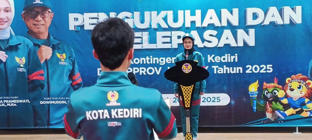 Wali Kota Kediri, Vinanda Prameswati melepas 289 atlet dan 70 pelatih Pekan Olahraga Provinsi (Porprov) Jawa Timur IX tahun 2025, Jumat (20/6/2025) (DR/GOnews.id)