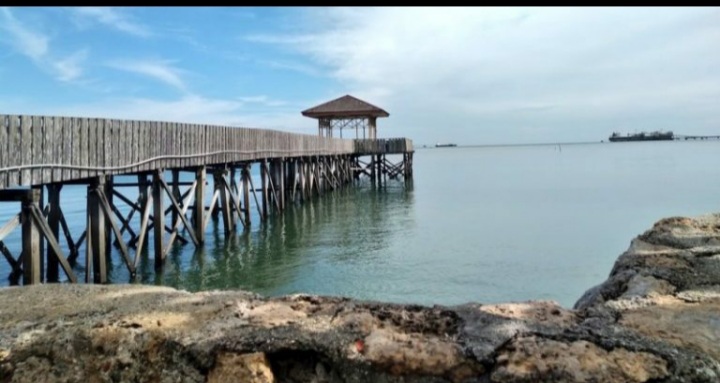 Pantai Aquatic: Pesona Alternatif di Kawasan Tambang