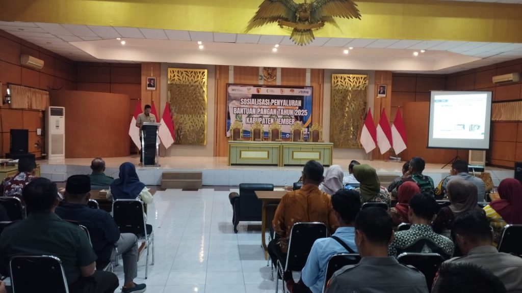 Pemkab Jember sosialisasi penyaluran bantuan pangan tahun 2025 di Aula Dinas Pendidikan, Kamis (10/7/2025) (Mul/Gonews.id)