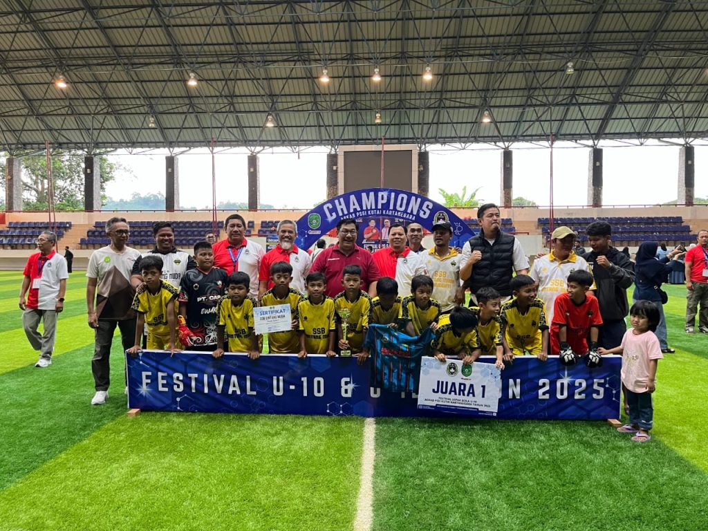 SSB Bintang Muda Sidomukti Juara Festival U-10 Piala Askab PSSI Kukar 2025 SSB Bintang Muda Sidomukti juara Festival Sepak Bola U-10 Piala Askab PSSI Kukar 2025 di Stadion Mini Soccer Aji Imbut, Tenggarong (Foto:SSB Bintang Muda Sidomukti)