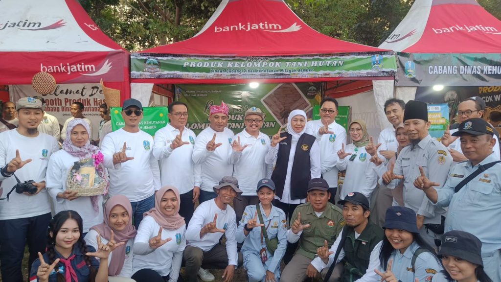 Suasana acara “Sinergi Rimbawan” yang digelar di Bukit Kayoe Putih, Kupang, Jetis, Mojokerto, Selasa (22/7/2025). (Foto:Diskominfo Jember)