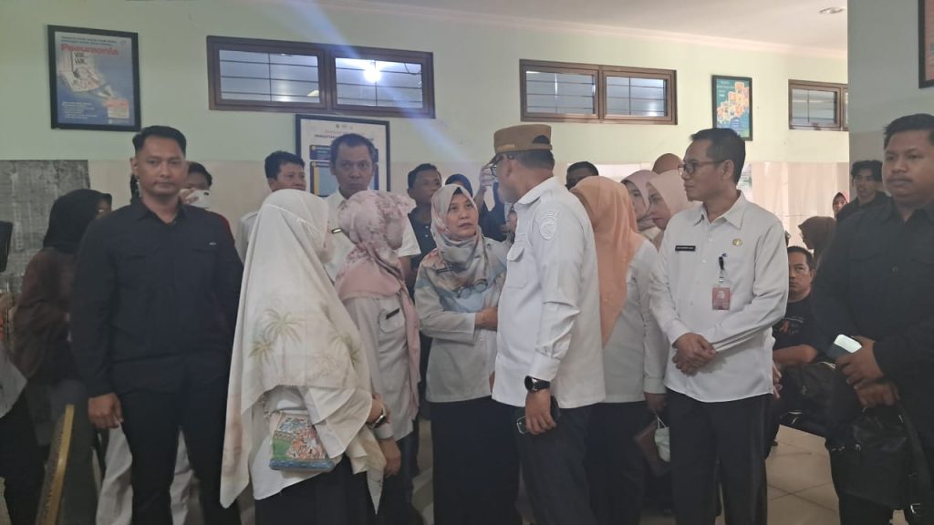 Pemprov Kaltim Soroti Instalasi Listrik RSUD Usai Kebakaran Wakil Gubernur Kaltim Seno Aji saat meninjau RSUD Abdoel Wahab Sjahranie (AWS) usai kebakaran, Rabu (30/7/2025) (AS/GOnews.id)