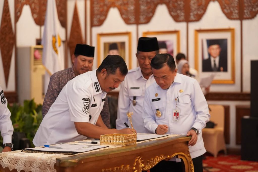 Kabupaten Kerinci Raih Penghargaan Atas Penurunan Stunting Kabupaten Kerinci Bupati Monadi