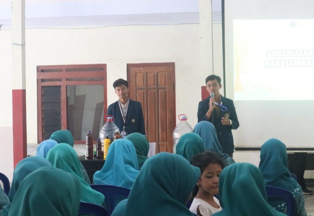 Mahasiswa UB Ubah Garam Jadi Lulur dan Pupuk Organik mahasiswa Fakultas Perikanan dan Ilmu Kelautan (FPIK) Universitas Brawijaya (UB)