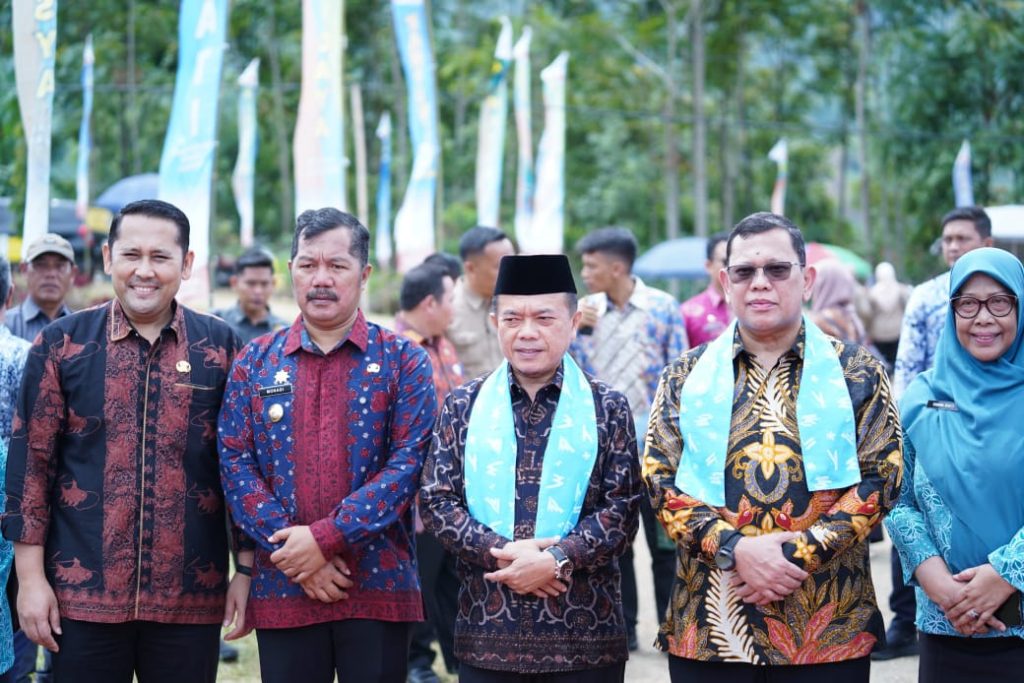 Kerinci Sukses Gelar HARGANAS ke-32 Tingkat Jambi Peringatan Hari Keluarga Nasional (HARGANAS) ke-32 tingkat Provinsi Jambi digelar di halaman Kantor Bupati Kerinci, Bukit Tengah Siulak, Kamis (31/7/2025) (Rev/Gonews.id)