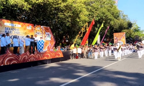 Pawai Budaya Harjabo 206, Jimba Warna Generasi Muda Bondowoso Foto pelepasan hari jadi kabupaten bondowoso yang ke 206 oleh wakil bupati