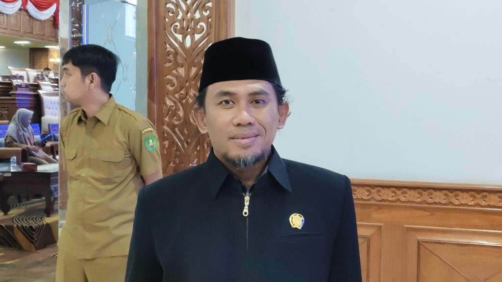 Jimmi: DPRD Kutim Siap Bahas Tata Ruang dan Daerah Ramah Anak Jimmi, Ketua DPRD Kutim saat diwawancarai di Gedung DPRD Kutim