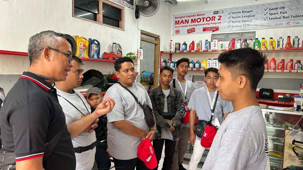 UMKM Bengkel Binaan AHM Naik Kelas Lewat Pelatihan dan Apresiasi Ahmad Muhibbuddin selaku Ketua Yayasan AHM