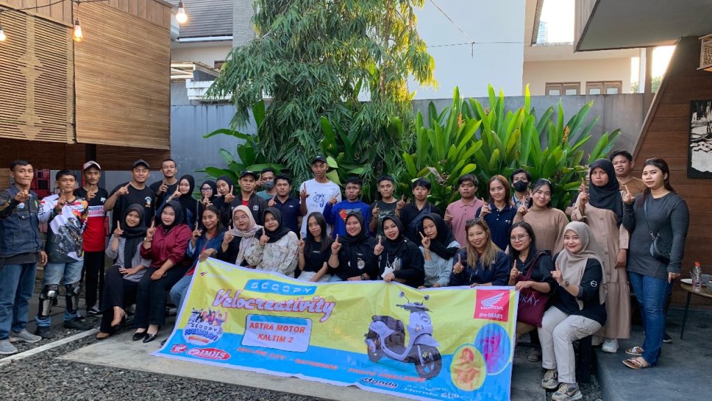Scoopy Velocreativity Ramaikan Sangatta, Komunitas Tampil Gaya Sambil Kampanyekan #Cari_aman Lebih dari 30 anggota komunitas dan pengguna Honda Scoopy di Kutai Timur sukses ramaikan Scoopy Velocreativity yang digelar pada Sabtu (26/7).
