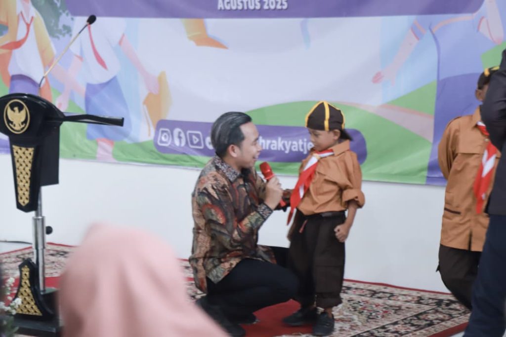 Bupati Jember, Muhammad Fawait, membuka MPLS Sekolah Rakyat Jember, Jumat sore (15/8/2025)