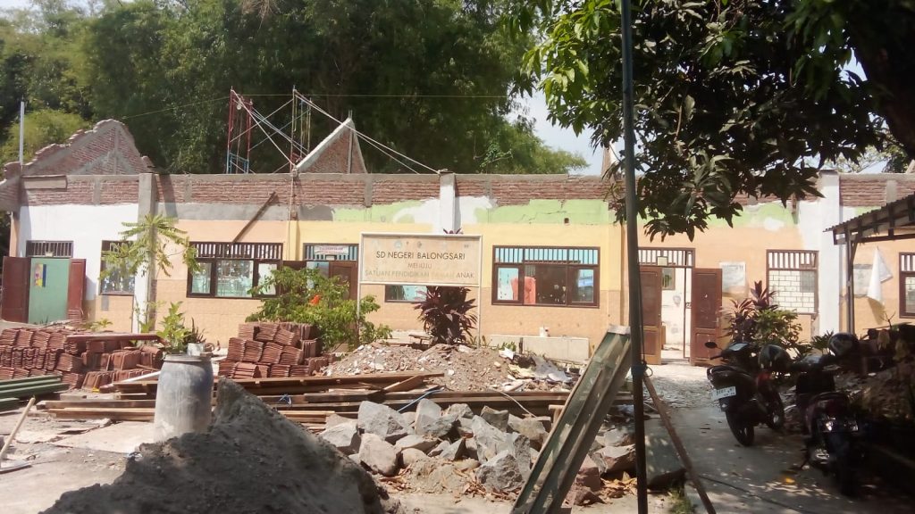 rehabilitasi SDN Balongsari Mojokerto 2025