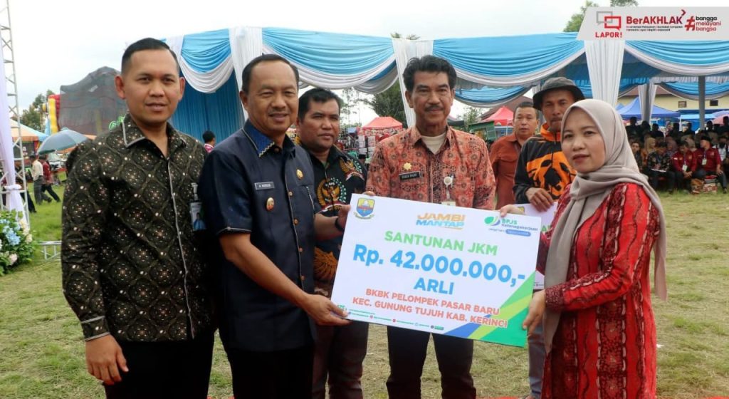 Wabup Kerinci Dukung Penguatan Peran BPD Lewat Bimtek Jambi Wakil Bupati Kerinci menghadiri Bimtek dan Jambore PABPDSI Provinsi Jambi Tahun 2025 di Kabupaten Kerinci, Kamis (11/9/2025).(Rev/Gonews.id)
