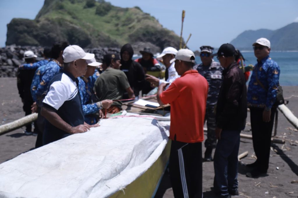 Pemkab Jember Fasilitasi E-Pas Kapal Nelayan 2025 di Balai Dusun Watu Ulo Desa Sumberejo, Ambulu dan Aula Perikanan Pelabuhan Pantai Puger Jember