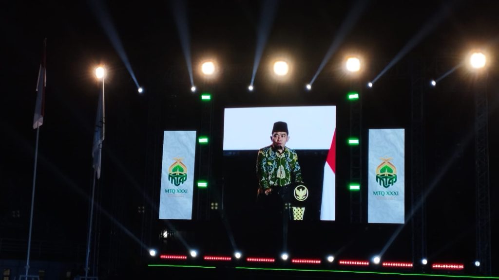 Bupati Jember, Muhammad Fawaid saat penutupan MTQ XXXI tingkat Provinsi Jawa Timur di Jember Sport Garden (JSG), Jumat (19/9/2025) (Mul/GOnews.id)
