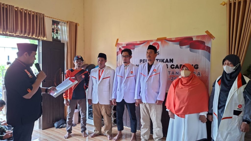 DPD PKS Kukar Resmi Lantik Pengurus Baru DPC PKS Tenggarong DPD PKS Kukar mengukuhkan susunan pengurus baru DPC PKS Tenggarong.