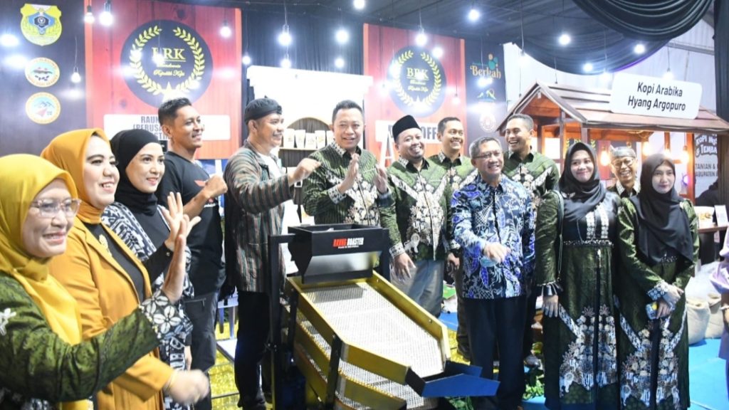 FKN Bondowoso 2025 Catat Kontrak Rp 7,8 Miliar dan Ekspor Kopi Suasana Festival Kopi Nusantara Bondowoso 2025