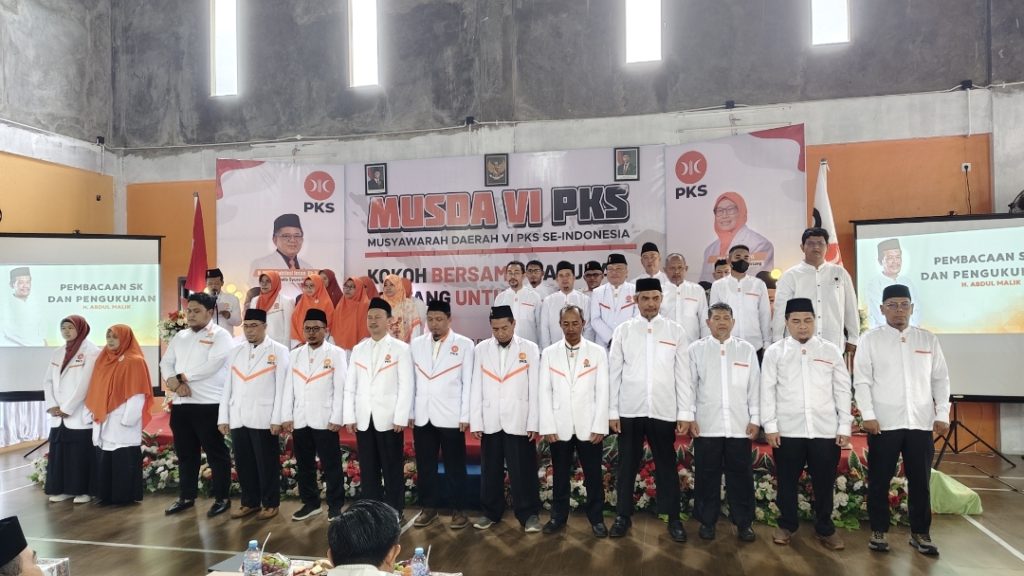 Wali Kota Neni Apresiasi Musda VI PKS Bontang, Dorong Sinergi Politik dan Pembangunan Suasana pelantikan DPTD Kota Bontang di Kantor DPD Kota Bontang, Minggu (7/9/2025