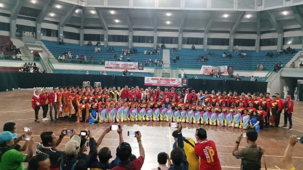 138 Anggota JMB Berangkat ke Malaysia Wakili Indonesia Pemberangkatan 138 anggota Jember Marching Band kirim ke Malaysia World Band Competition 2025 mewakili Indonesia di GOR PKPSO Kaliwates,