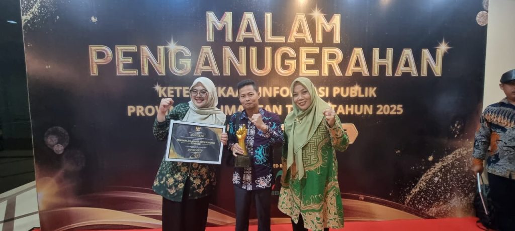 PA Bontang Raih Predikat Terbaik I Keterbukaan Informasi Pengadilan Agama Bontang Terbaik I Keterbukaan Informasi 2025 di Gedung Odah Etam, Kompleks Kantor Gubernur Kaltim, Jalan Gajah Mada, Samarinda