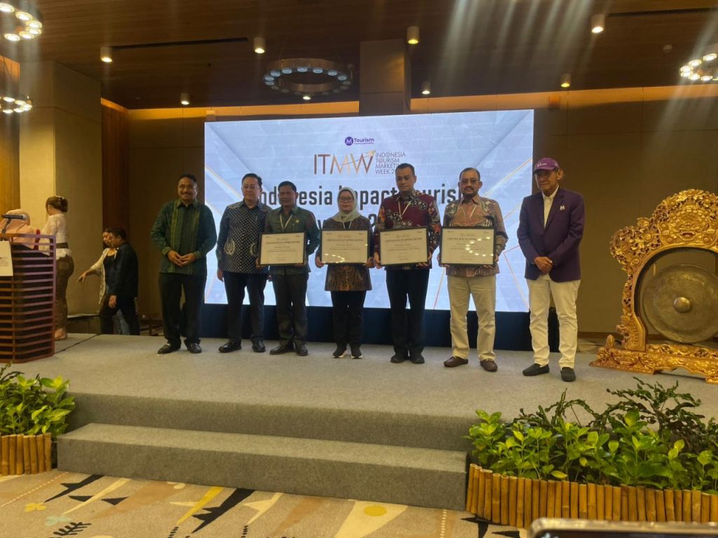 Jember Raih Penghargaan Nasional “Collaborative Partnership Regency Award” Jember raih Indonesian Collaborative Partnership Regency Award 2025 di Maya Sanur Resort, Denpasar, Bali, pada 10–11 Oktober 2025 (dok. Diskominfo Jember)