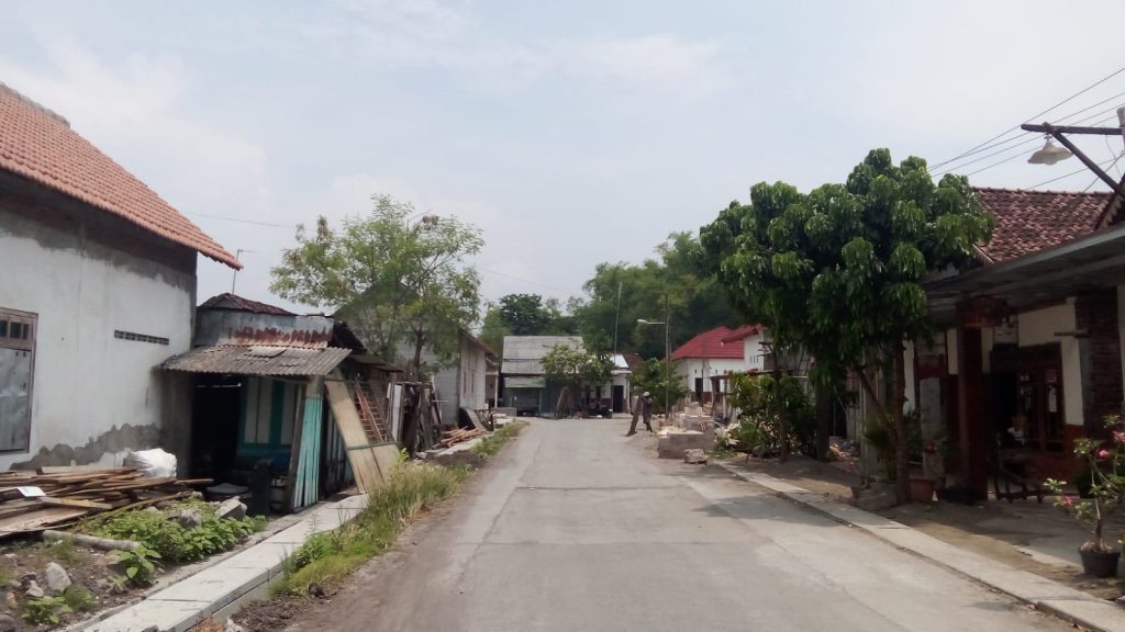 Warga Gebangsari Mojokerto Sambut Baik Pembangunan Drainase dan Jalan :Peningkatan Kualitas Pemukiman di Dusun Gebangsari Mojokerto,