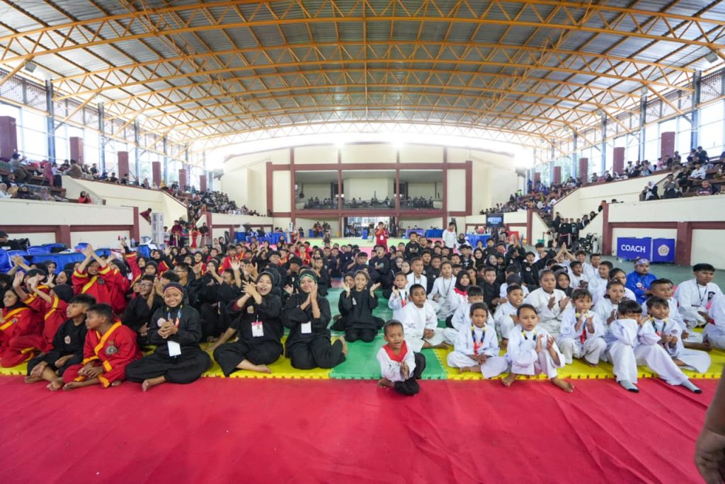 Wali Kota Mojokerto Buka Kejuaraan Pencak Silat Amukti Palapa 2025 Suasana pembukaan Pencak Silat Sumpah Amukti Palapa 2025 Mojokerto