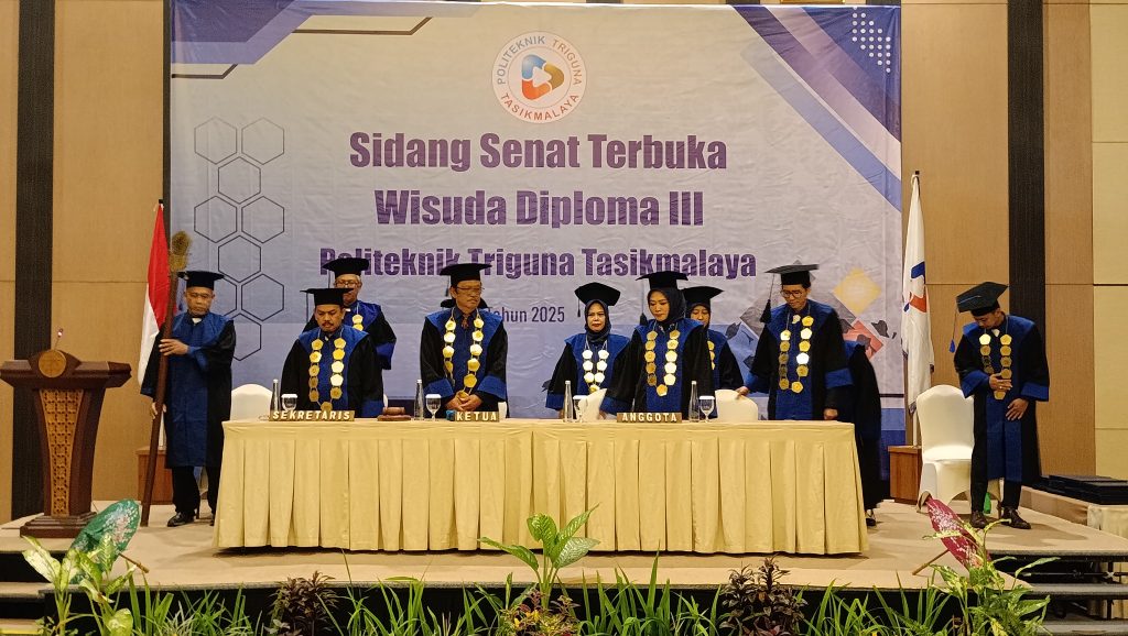 Wisuda Politeknik Triguna Tasikmalaya 2025. (GOnews.id)
