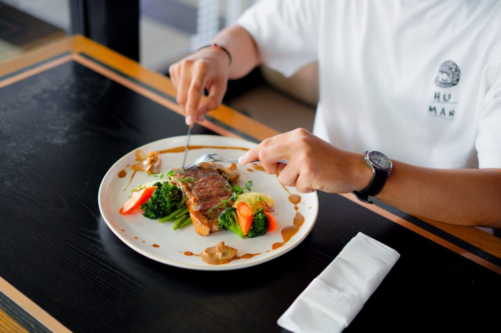 ARTOTEL TS Suites Surabaya Hadirkan Cita Rasa Prancis di Pekan Gastronomi Le Goût de France 2025 ARTOTEL TS Suites Surabaya hadirkan cita rasa autentik Prancis lewat menu spesial One Deck Gastropub dalam Pekan Gastronomi Le Goût de France 2025 (Doni/ARTOTEL TS Suites Surabaya)