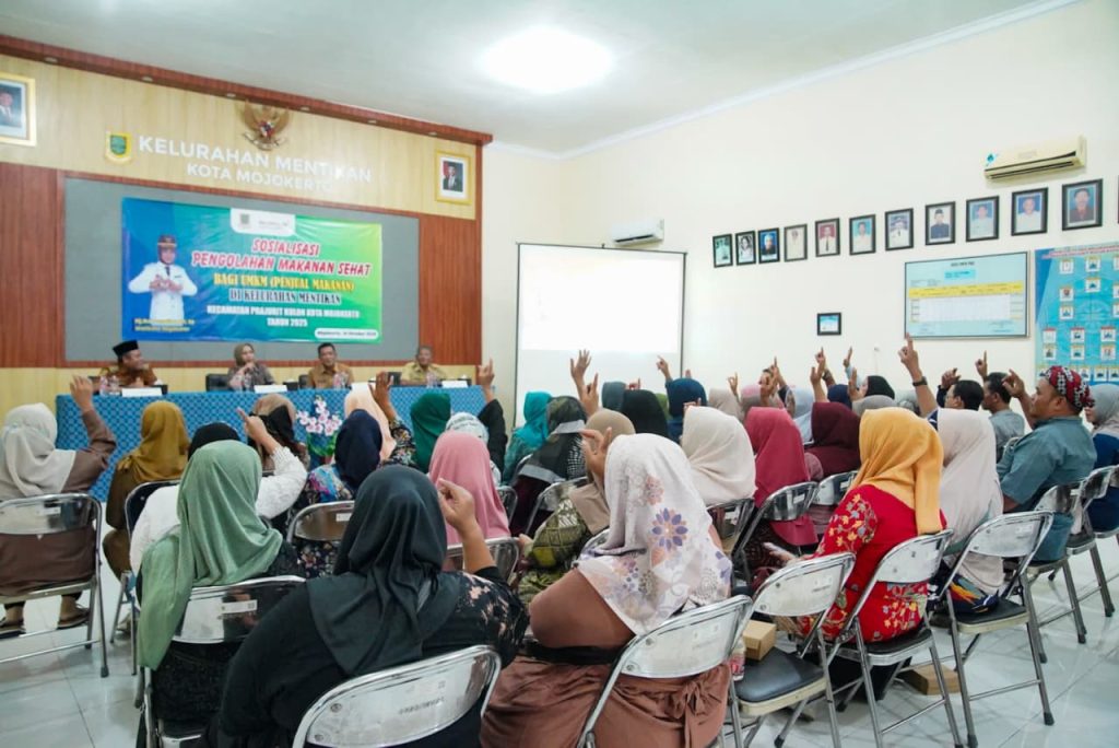 Suasana Sosialisasi Pengolahan Makanan Sehat bagi pelaku UMKM makanan dan minuman (mamin) di Kelurahan Mentikan, Selasa (14/10/2025) (AN/GOnews.id)