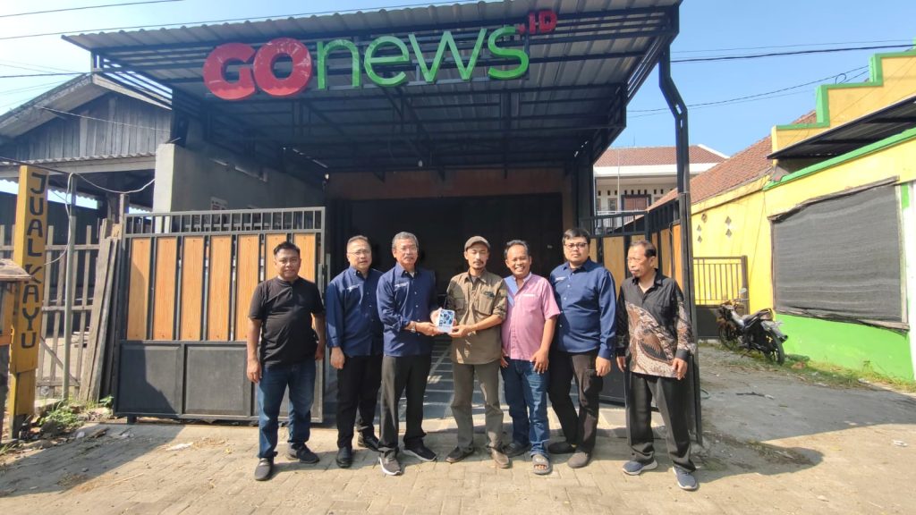 Dewan Pers Verifikasi 8 Media di Jawa Timur Komisi Penelitian, Pendataan, dan Ratifikasi Dewan Pers saat memvirifikasi GOnews.id, Selasa (14/10/2025)(Dok. GOnews.id)