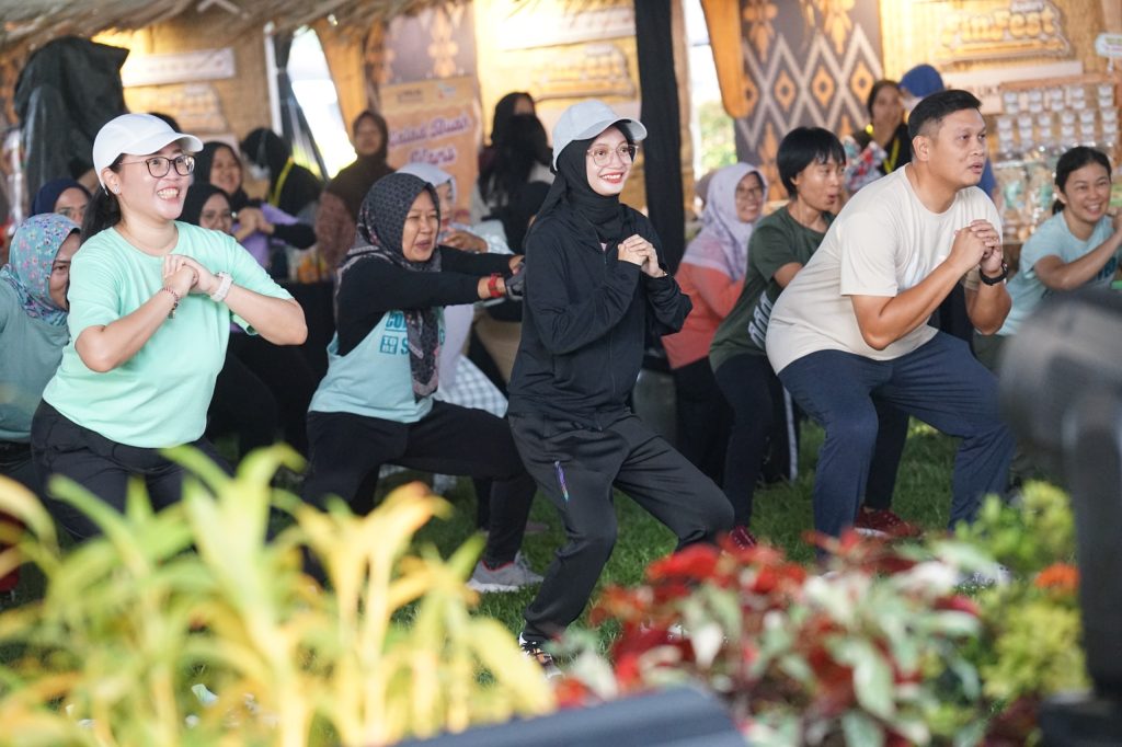 Wali Kota Kediri, Vinanda Prameswati baju hitam