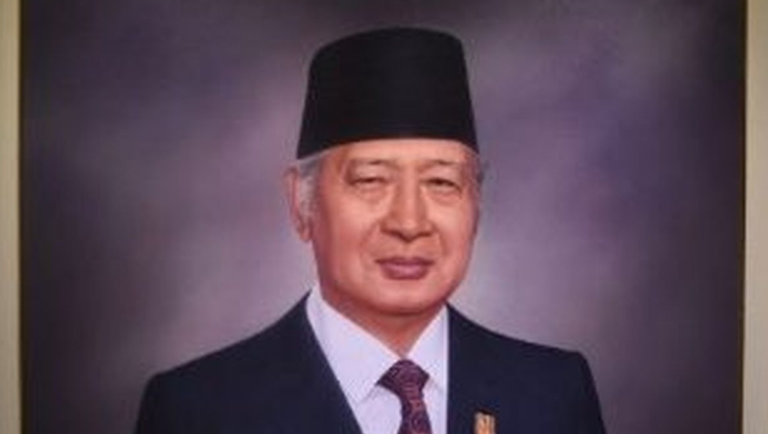 Gelar Pahlawan untuk Soeharto Dinilai Tak Pantas Perdebatan gelar pahlawan untuk Presiden Soeharto. (inet)
