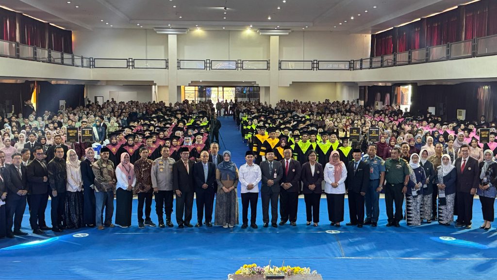 Suasana Wisuda dan Pelantikan ke-XXVIII Tahun 2025 Universitas Bina Sehat PPNI Mojokerto, Rabu (5/11/2025) (HB/GOnews.id)