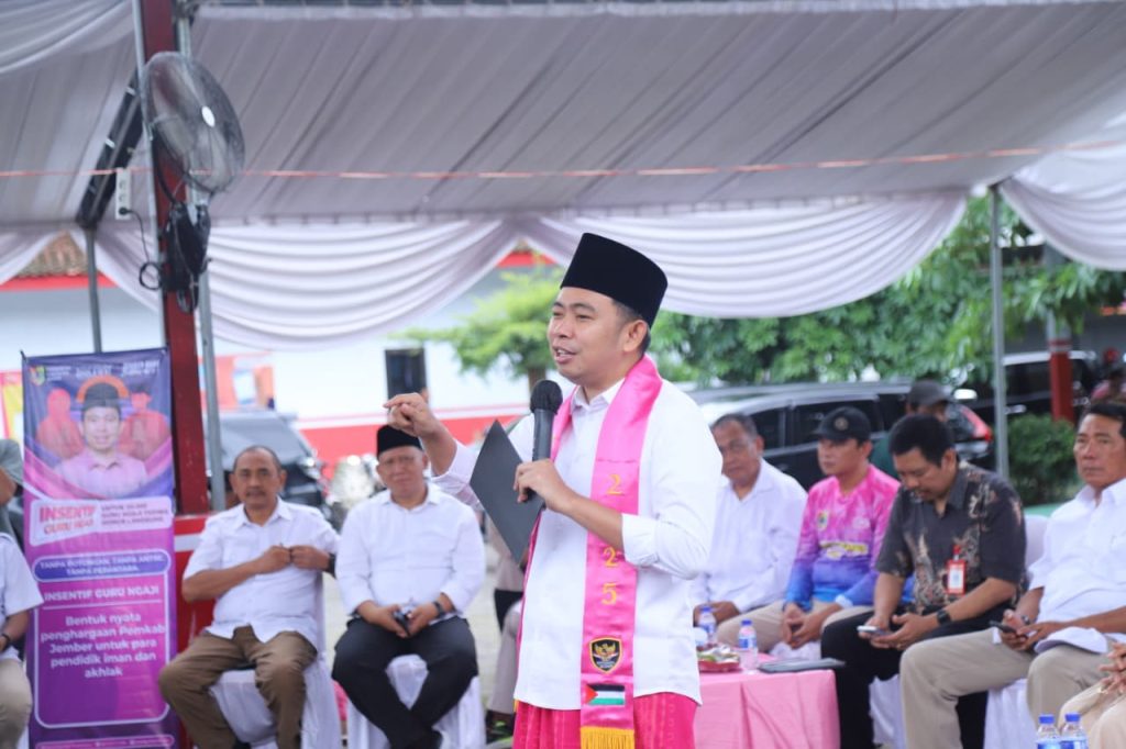 Bupati Jember Dorong Program Pertanian Sesuai Kebutuhan Petani Bupati Jember Muhammad Fawaid saat temui petani sekecamatan Jombang