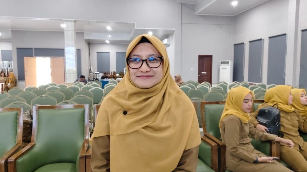 DLH Kutim Genjot Sekolah Adiwiyata, Targetkan Peningkatan Kualitas Lingkungan Nurrahmi Asmalia, Kepala Bidang Penaatan dan Peningkatan Kapasitas Lingkungan Hidup DLH Kutim