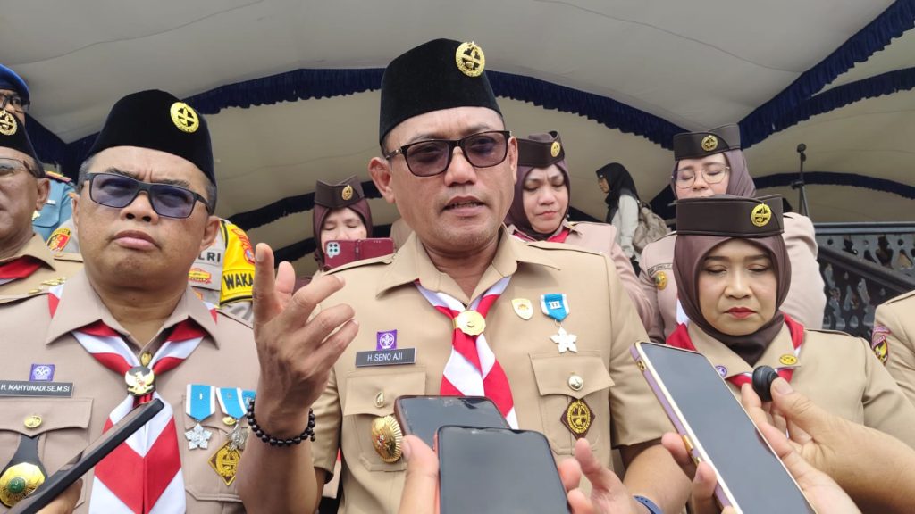 Wakil Gubernur Kaltim, Seno Aji saat diwawancarai usai meresmikan Jambore Daerah (Jamda) Pramuka Kaltim 2025 di Lapangan Kantor Bupati Kutai Timur pada Kamis (27/11/2025) (Wahyu/GOnews.id)
